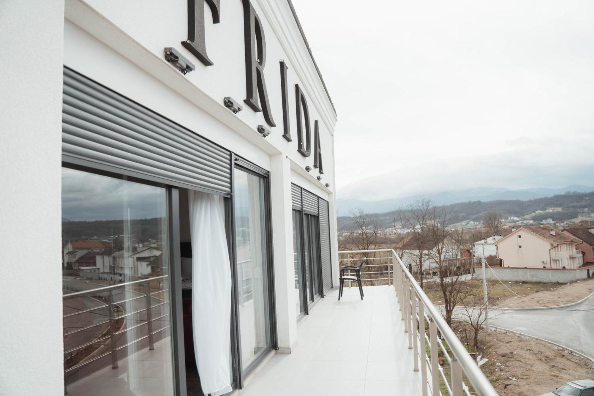 Gjakova Hotel & Restaurant Frida מראה חיצוני תמונה