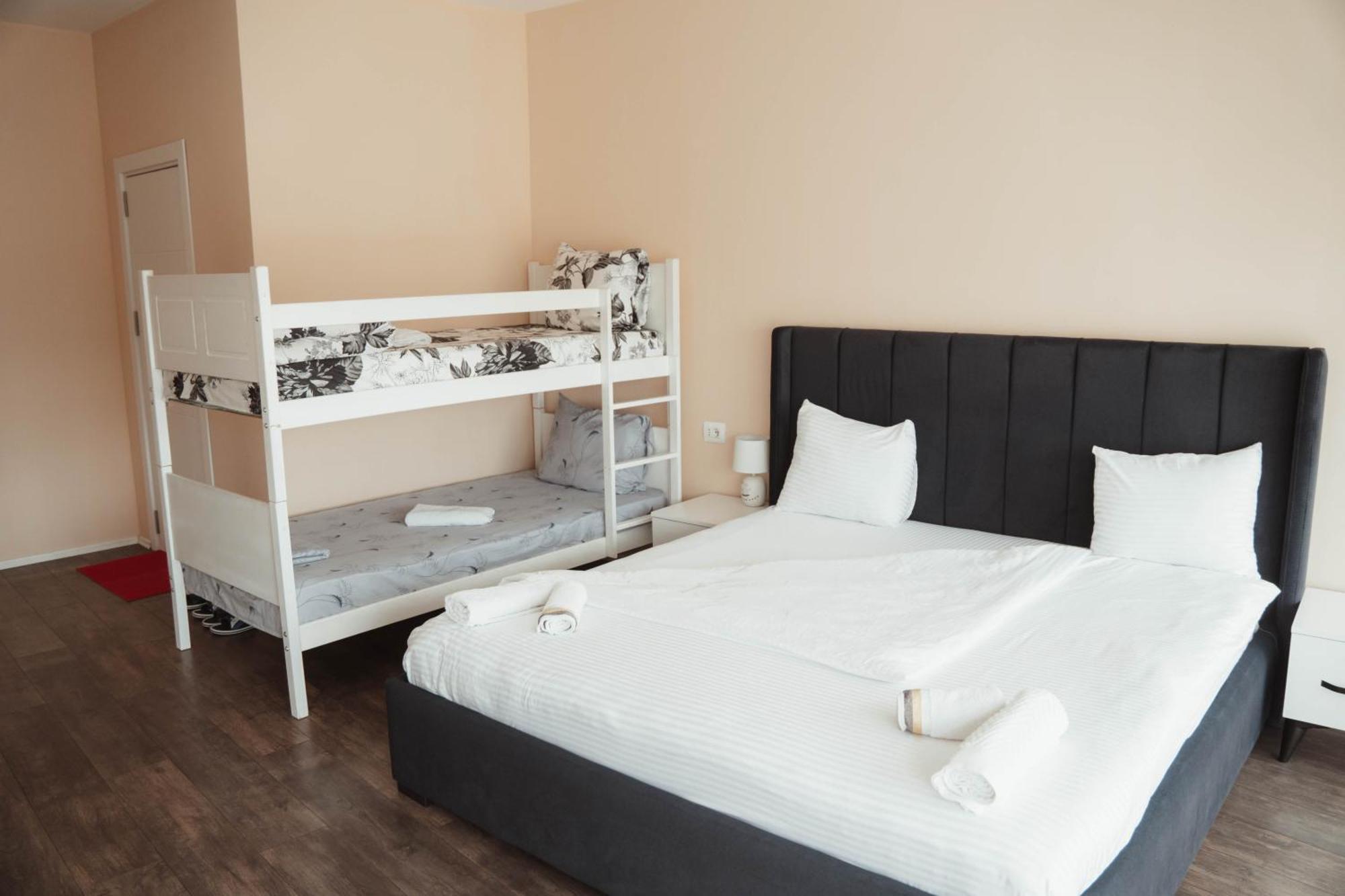 Gjakova Hotel & Restaurant Frida מראה חיצוני תמונה